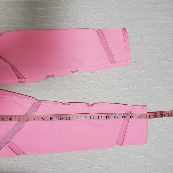 ALO YOGA  Macaroon Pink Mesmerize Mesh Stripe High Rise Capri Legging Si… - Picture 6 of 8